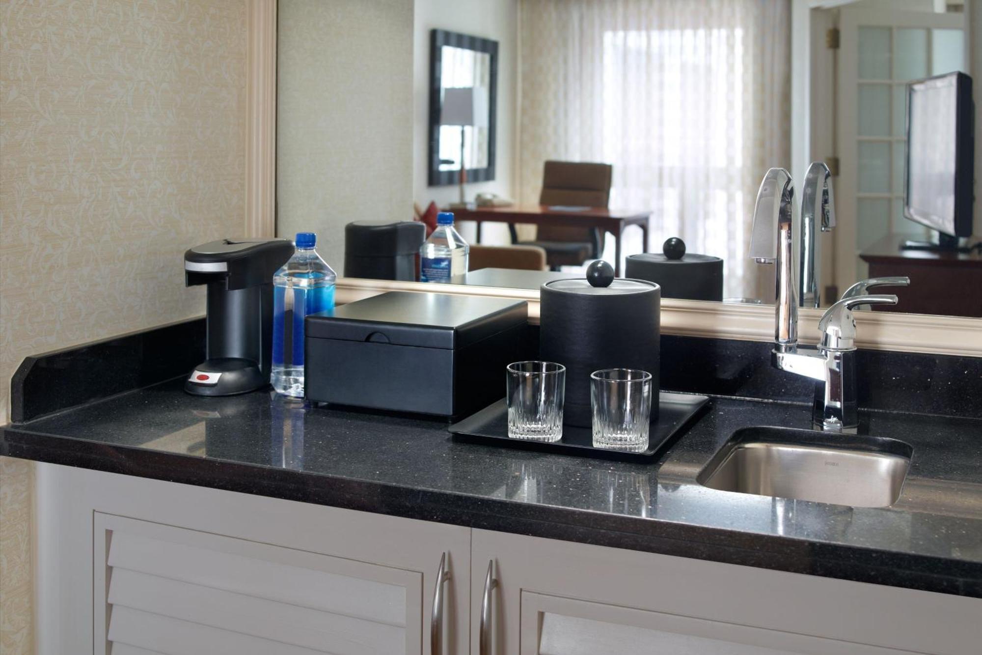 Atlanta Marriott Suites Midtown Εξωτερικό φωτογραφία