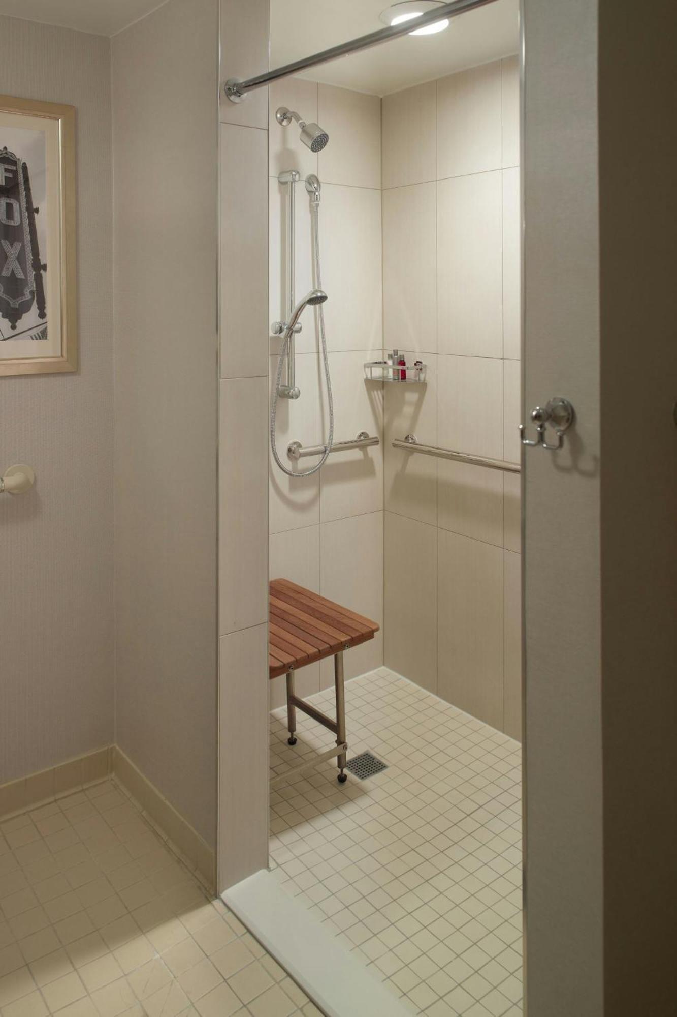 Atlanta Marriott Suites Midtown Εξωτερικό φωτογραφία